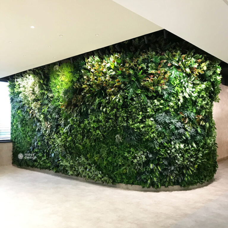Veselý Očná Klinika - Zelená stena z umelých rastlín - Žilina